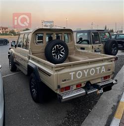 تۆیۆتا لاند کرۆزەر ٧٠ پیکاپ